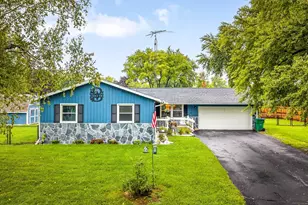 5349 Lawrence Dr, Kirkland, IL 60146 - Photo 1