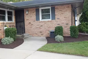 2319 Delcy Dr, Rockford, IL 61107 - Photo 3