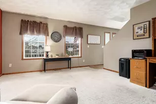 651 Ashleigh Ln, Roscoe, IL 61073 - Photo 9