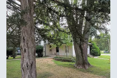 2628 W Florence, Freeport, IL 61032 - Photo 1