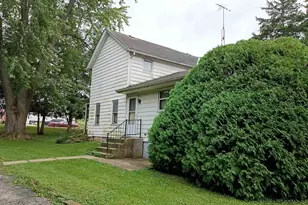 2628 W Florence, Freeport, IL 61032 - Photo 3
