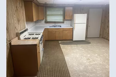 2628 W Florence, Freeport, IL 61032 - Photo 5