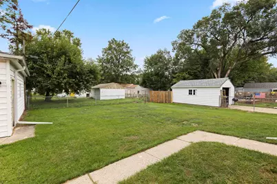 345 Pennsylvania Avenue, Loves Park, IL 61111 - Photo 5