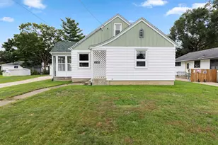 345 Pennsylvania Ave, Loves Park, IL 61111 - Photo 1