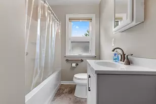 345 Pennsylvania Ave, Loves Park, IL 61111 - Photo 9