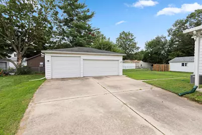 345 Pennsylvania Avenue, Loves Park, IL 61111 - Photo 3