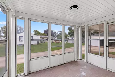 345 Pennsylvania Avenue, Loves Park, IL 61111 - Photo 7