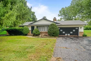 6156 Lockwood Dr, Rockford, IL 61109 - Photo 1
