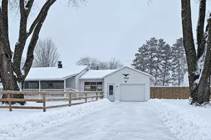 704 Willow St, Savanna, IL 61074 - Photo 7