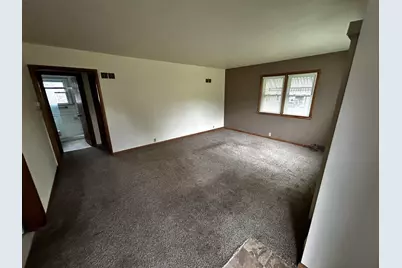 836 W Empire Street, Freeport, IL 61032 - Photo 7