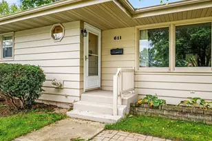 611 E 6th St, Belvidere, IL 61008 - Photo 5