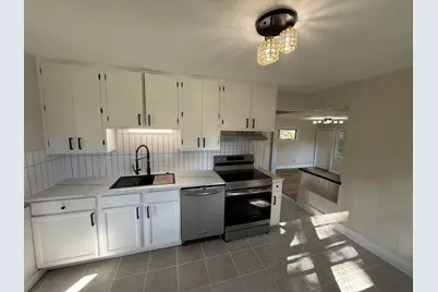 5502 Hollis Avenue, Loves Park, IL 61111 - Photo 7