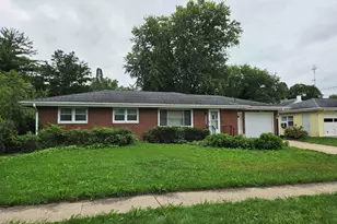 1233 W Logan, Freeport, IL 61032 - Photo 1