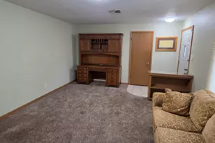 1233 W Logan, Freeport, IL 61032 - Photo 9