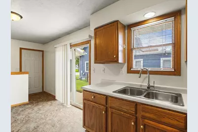 610 Sydney Avenue, Loves Park, IL 61111 - Photo 11