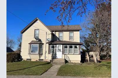 424 W Main Street, Dakota, IL 61018 - Photo 1