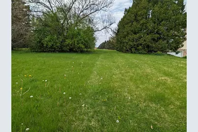 557 Baintree, Lake Summerset, IL 61019 - Photo 1