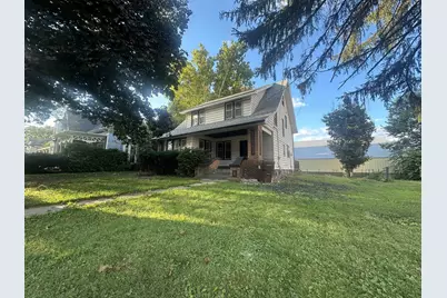 728 W Lincoln Boulevard, Freeport, IL 61032 - Photo 1