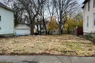 920 S Chicago Ave, Freeport, IL 61032 - Photo 1