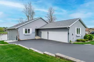 22 Delburne Dr, Lake Summerset, IL 61019 - Photo 1