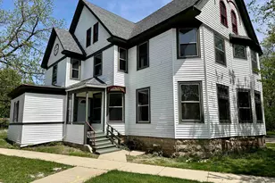 541 Woodlawn Ave, Rockford, IL 61103 - Photo 1