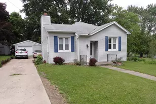 1620 S Highland Ave, Freeport, IL 61032 - Photo 1