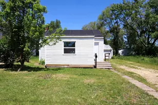 820 Brooke Rd, Rockford, IL 61109 - Photo 1