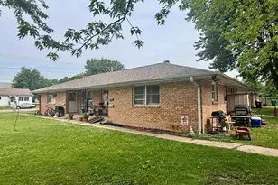 1027 Strawberry Ln, Belvidere, IL 61008 - Photo 1