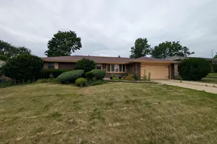 3516 Fleetwood Dr, Rockford, IL 61101 - Photo 1