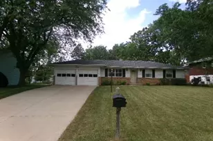 2108 Middlebury Rd, Freeport, IL 61046 - Photo 1