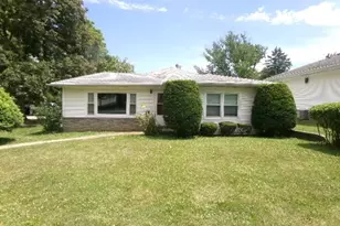 905 S McKinley, Freeport, IL 61032 - Photo 1
