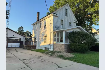 316 W American Street, Freeport, IL 61032 - Photo 1