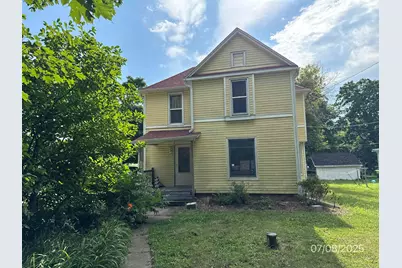 593 N Henderson Road, Freeport, IL 61032 - Photo 1