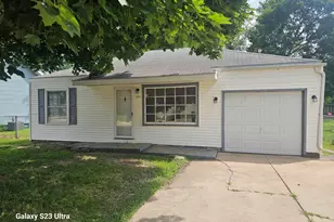 541 Wood Ave, Machesney Park, IL 61115 - Photo 1