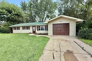 201 W McConauhgy Ave, Rochelle, IL 61068 - Photo 1