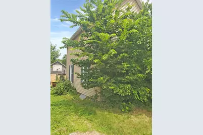 818 E Shawnee, Freeport, IL 61032 - Photo 1