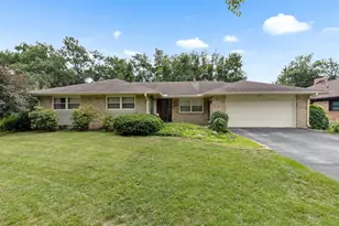 4965 Crofton Dr, Rockford, IL 61114 - Photo 1