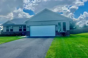 816 Acadia St, Roscoe, IL 61073 - Photo 1