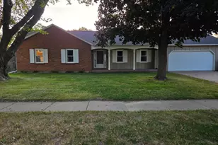 103 Blackhawk Dr, Galena, IL 61036 - Photo 1