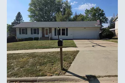 772 S Carthage Drive, Freeport, IL 61032 - Photo 1