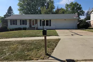 772 S Carthage Dr, Freeport, IL 61032 - Photo 1