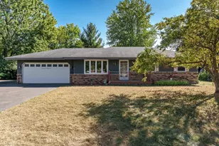 4625 Comet Dr, Machesney Park, IL 61115 - Photo 1