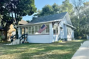 45 N Sunset Ave, Freeport, IL 61032 - Photo 1