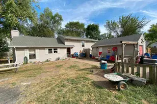 807 Wood Ave, Machesney Park, IL 61115 - Photo 1