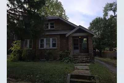 19 E Pershing Street, Freeport, IL 61032 - Photo 1