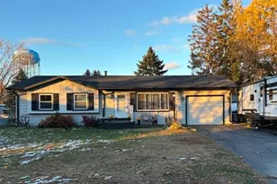 810 Pettit Ct, Machesney Park, IL 61115 - Photo 1