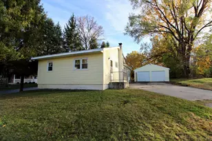 216 W River St, Rockton, IL 61072 - Photo 1