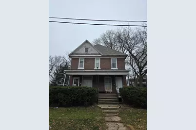 21 W Dexter, Freeport, IL 61032 - Photo 1