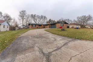 2731 Wendy Ln, Rockford, IL 61109 - Photo 1