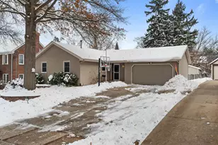 625 Robert Ave, Rockford, IL 61107 - Photo 1